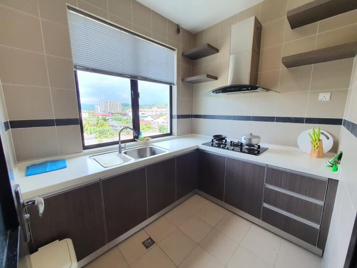 Aa Residen Luxury Condo Homestay 18Mins Walk Tanjung Aru Beach & Golf Course, Not Beach Side Resort Кота-Кінабалу Екстер'єр фото
