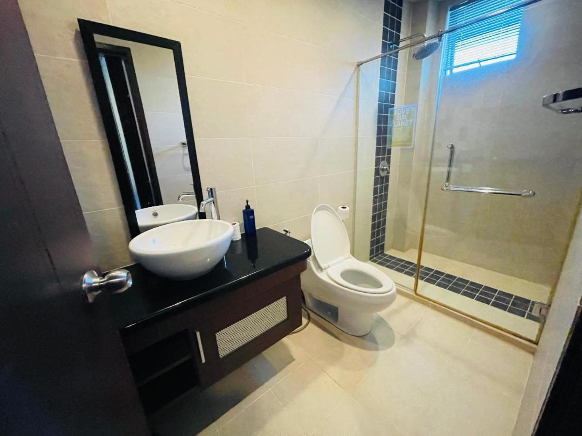 Aa Residen Luxury Condo Homestay 18Mins Walk Tanjung Aru Beach & Golf Course, Not Beach Side Resort Кота-Кінабалу Екстер'єр фото