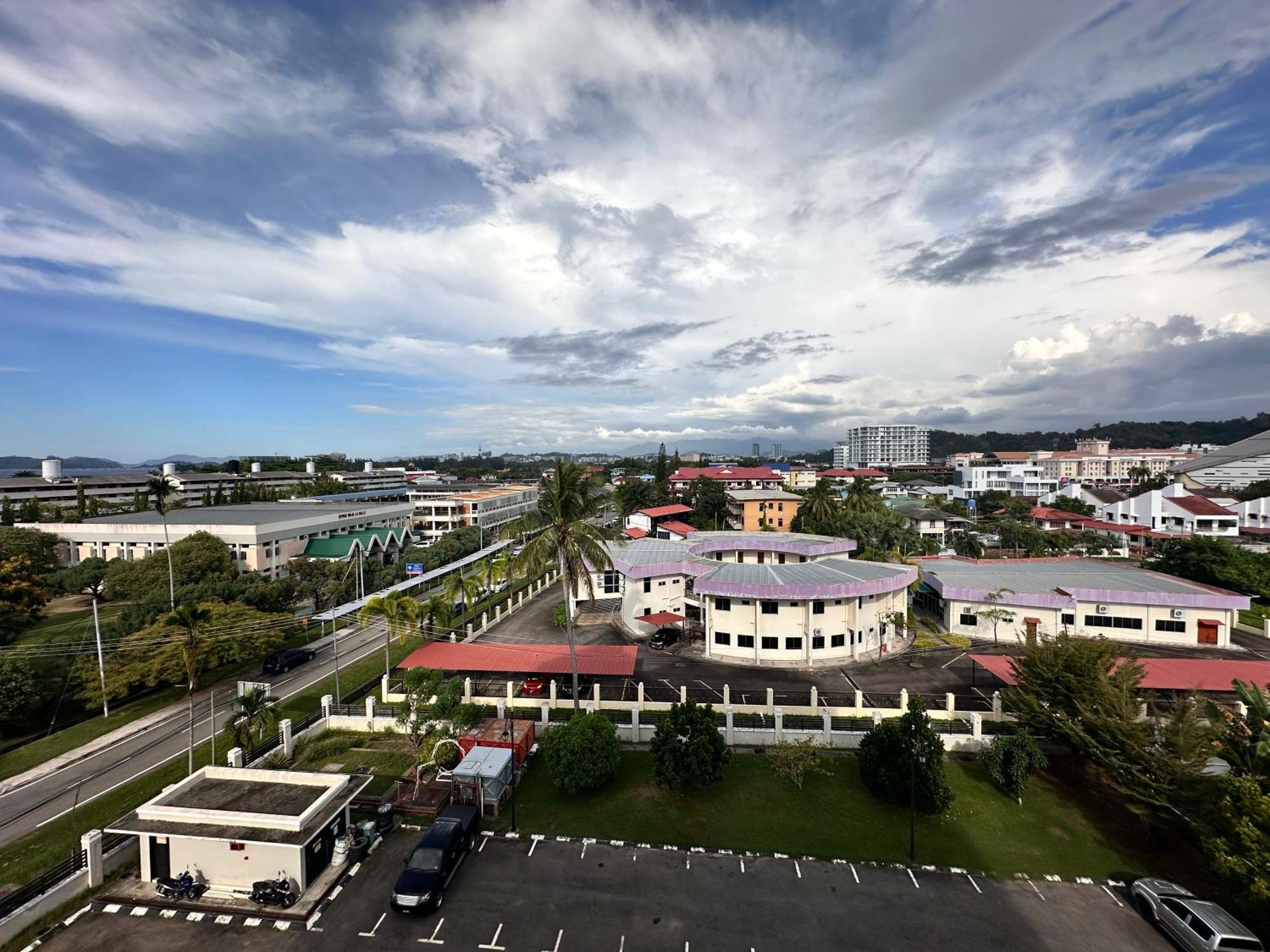 Aa Residen Luxury Condo Homestay 18Mins Walk Tanjung Aru Beach & Golf Course, Not Beach Side Resort Кота-Кінабалу Екстер'єр фото