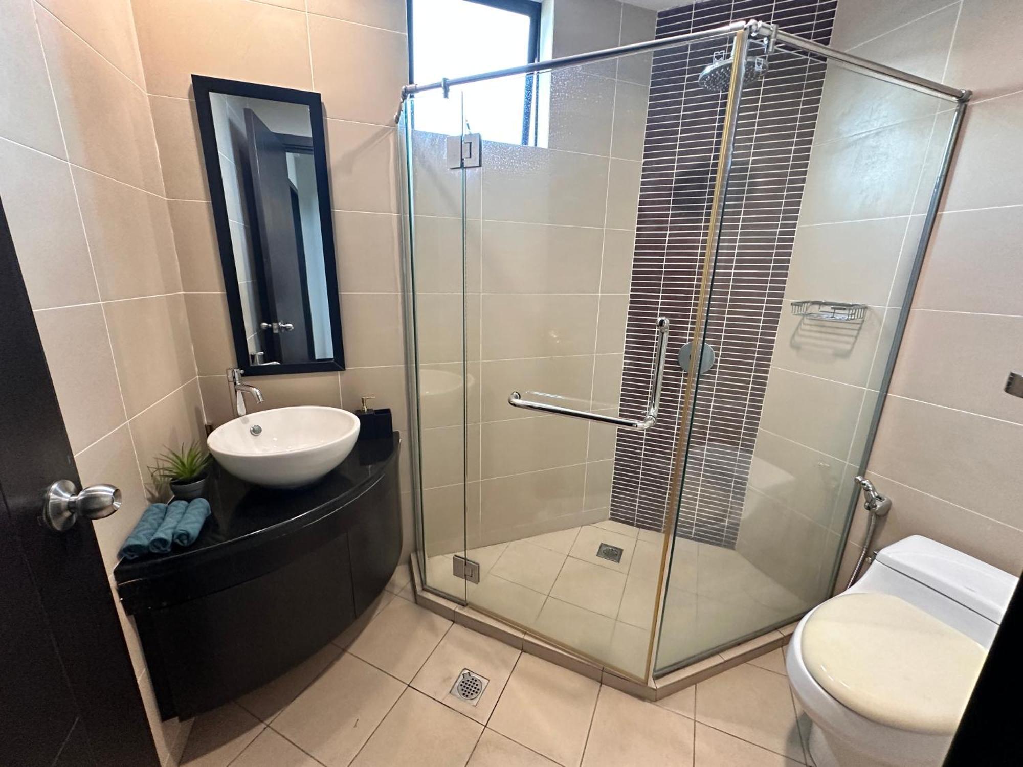 Aa Residen Luxury Condo Homestay 18Mins Walk Tanjung Aru Beach & Golf Course, Not Beach Side Resort Кота-Кінабалу Екстер'єр фото